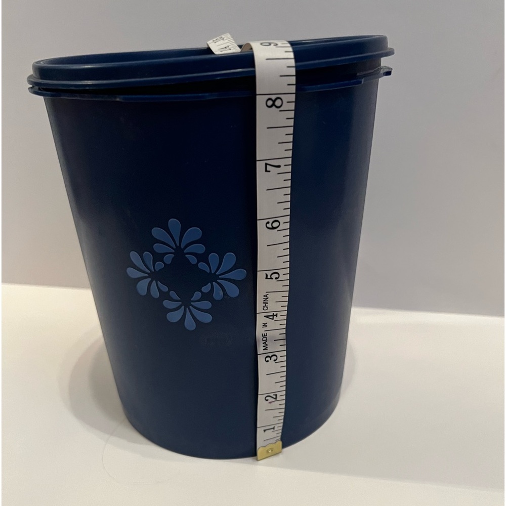 Vintage Tupperware Canister with Lid